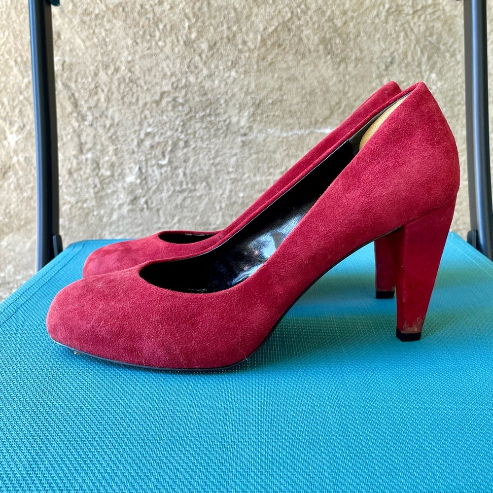 Ann Taylor LOFT Red Suede Leather 3" Pump Block Slip-On Heels Shoes (Size 7)